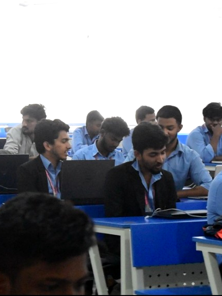 Students in campus lab during Syncpedia visit